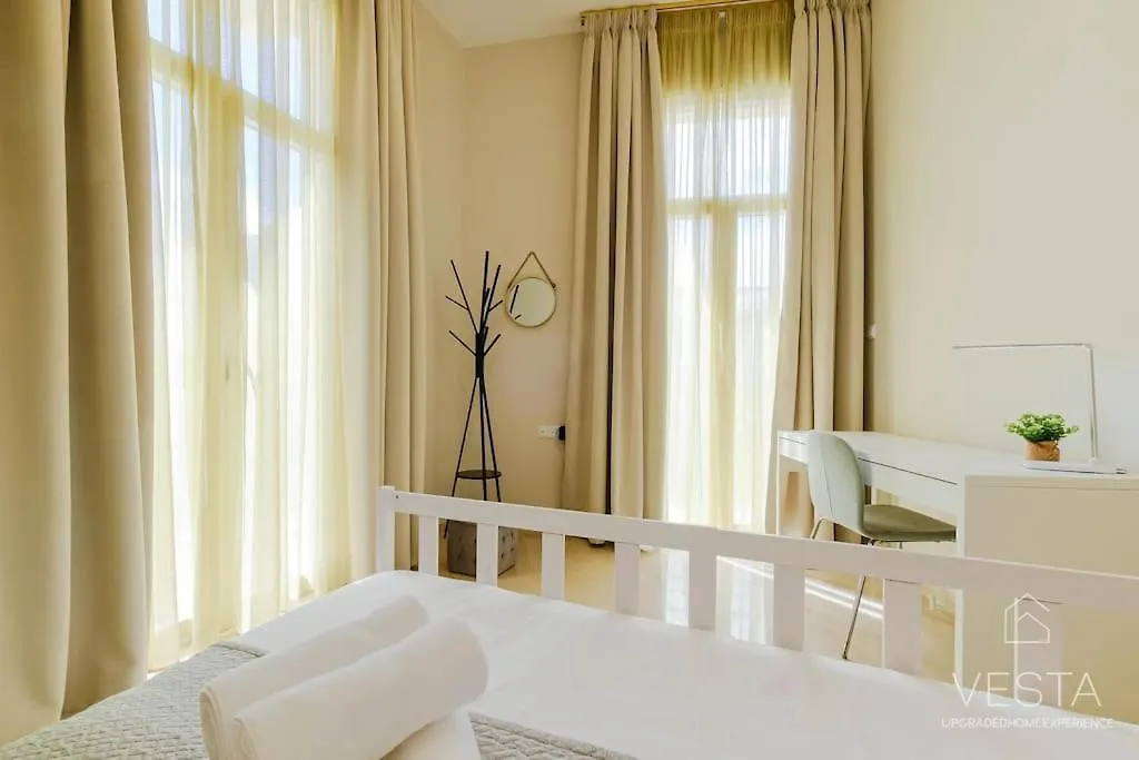 Roselyn 3-Bdrm Central Suite, Vesta Philoxenia Thessaloniki 0*,  Greece